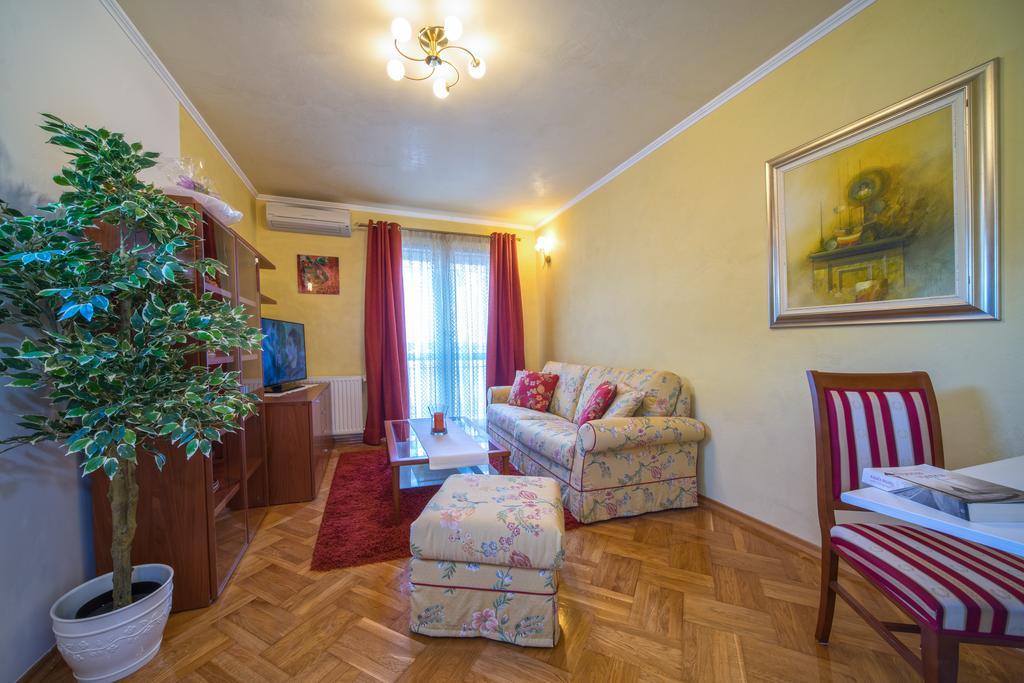Apartments Anna Omiš Szoba fotó