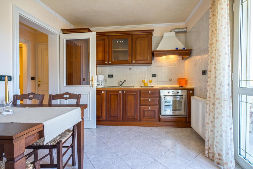 Apartments Anna Omiš Szoba fotó