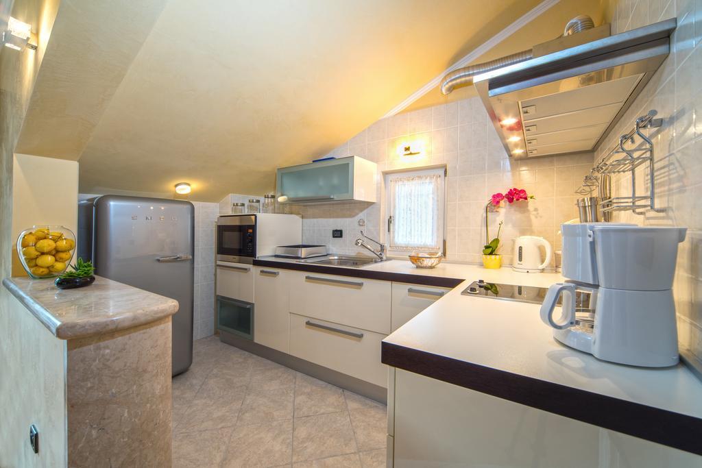 Apartments Anna Omiš Szoba fotó